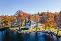 Private Dock and Two Beaches - Exquisite Lakefront Sanctuary Hotels in Orono