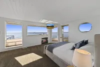 Direct Beach Access and Spacious Living - Beautiful Coastal Retreat Hotels in Whatcom County