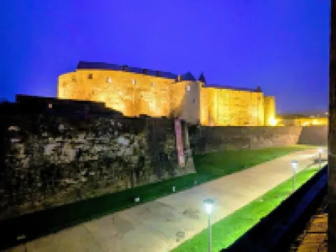 "La Citadelle - Duplex with view of Château-fort Hotels in Sedan