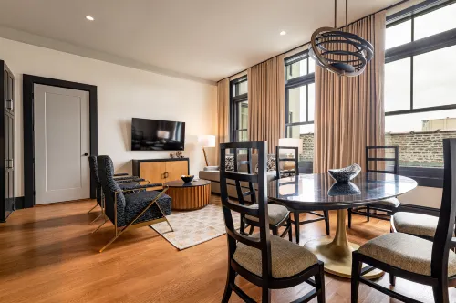 2BR Private Patio in Luxe Canal St Unit | The Mayfair - 5-Star