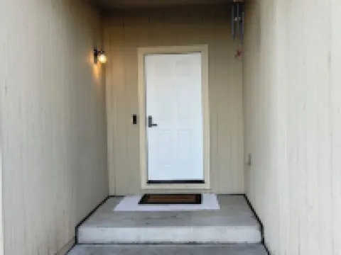 Charming 3-bedroom house with AC and WiFi in superb Fallon Hoteles en Fallon