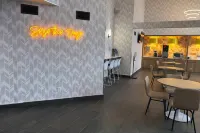 Days Inn & Suites by Wyndham Wausau Hotel a Weston