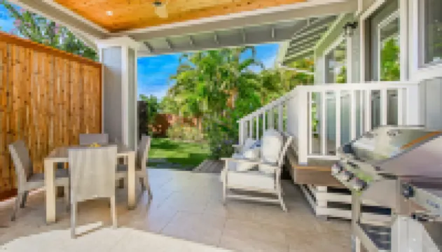 Private Saltwater Spa and Outdoor Oasis - Luxurious Tropical Haven