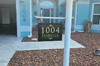Premier home with Heated Pool, Waterfront, 2 king beds & 4 person golf cart.