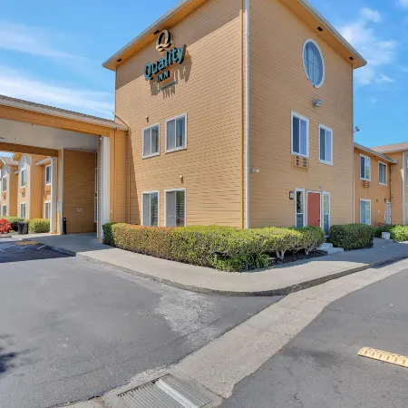 Quality Inn Near Six Flags Discovery Kingdom-Napa Valley