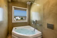 Alizea Villas & Suites - Hot Tub