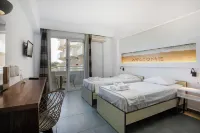 Hillside Studios & Apartments