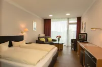 Garni Hotel Seeschlößchen Hotels in Naumburg