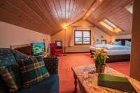 Hotel Garni Landhaus Traunbachhäusl Hotels in Traunstein