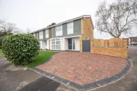 Headley House - Bungalows