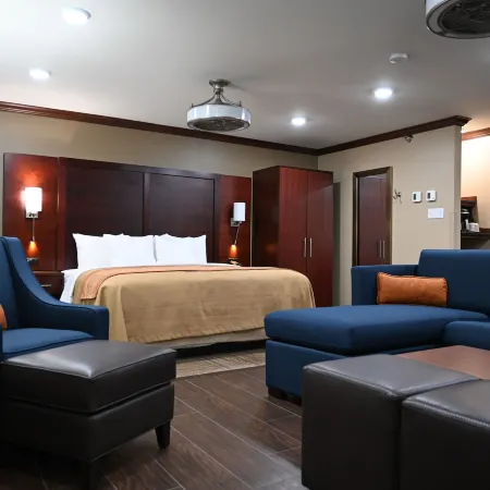 Giles Hotel Inn & Suites