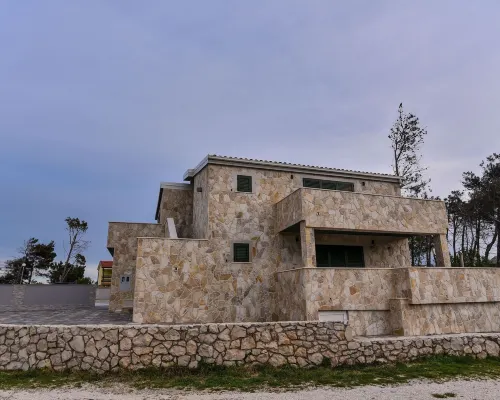 Apartments-Sana Hotels in Vir