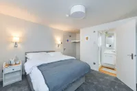 Rooms at Rolleston Hotels in Southwell
