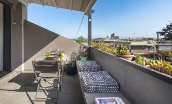 Design Apartment with Terrace by Wonderful Italy
