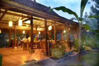 The Riverside Javanese Cottages Hotels near Wonokemuning Bumi Perkemahan