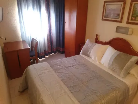 Hotel Restaurante Salvadora Отели в г. Оніл