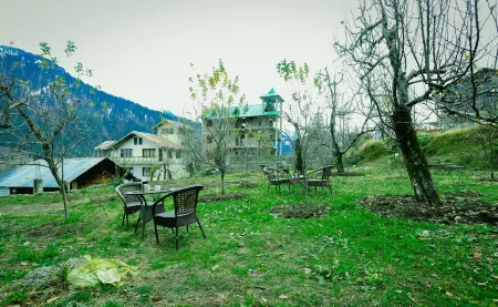 Hotel Smugglers Отели рядом с достопримечательностью «Manali View Point»