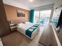 Sunny Blue Hotel - Homestays