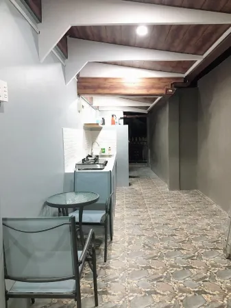 Kate Residence House Отели рядом с достопримечательностью «Royal Palms 1 Panglao Island»