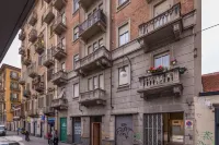 마다마 크리스티나 2 비스 - 산 살바리오의 카사 에스터