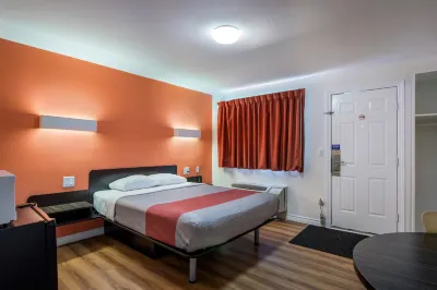 Motel 6 Sudbury, on Các khách sạn ở Sudbury