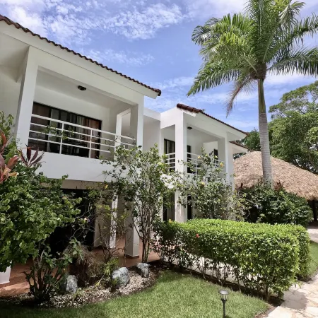 Coral Blanco Hotel