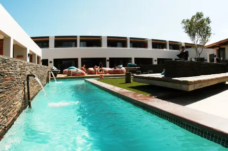 Windtown Lagoon Hotel Отели в г. Салданья