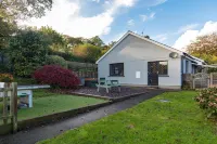 Hazelglade Cottage - Hot Tub, Games Room, Pet Friendly Hotels in Saundersfoot