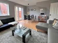 Modern 3Br House for Contractors Hotels in Nuneaton