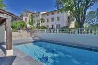 Château de Taradel - Pools