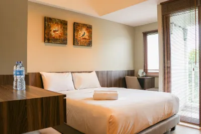 Simply Look Studio Room LRT City Jatibening Apartment Hotels near Kayla Pulsa