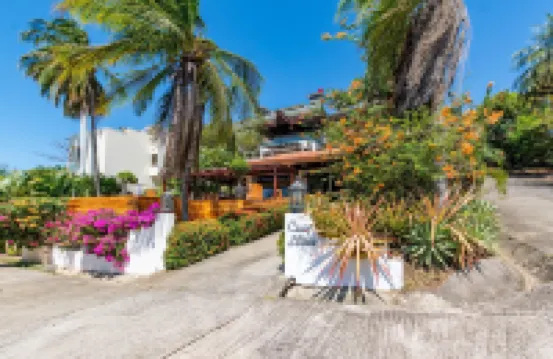 Stunning Home with Brand-New Guesthouse and Oceanview Terrace with Private Swimming Pool & Hot Tub