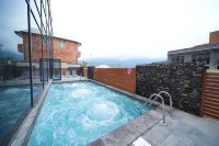 Dili Town Resort and Spa - Pools
