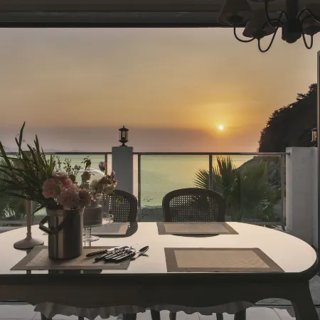 LIM Sea Side Poolvilla Pension