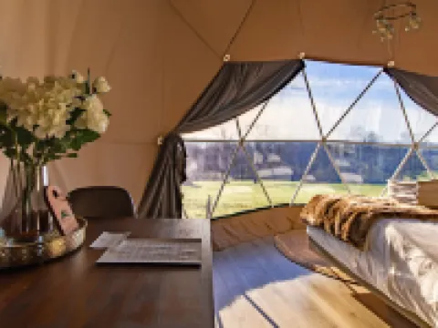 Luna Domes Hotels in Edenbridge