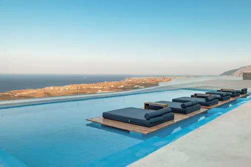 Oyster Luxury Suites - Infinity Pools