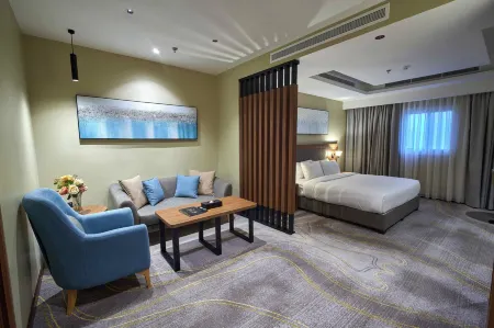 Platinum Hotel Отели рядом с достопримечательностью «Yanbu Al-Bahr Beach»