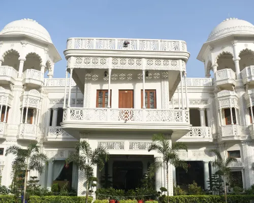 Shakuntala Palace - A Heritage Hotel Hôtels à proximité de : Gare de Lucknow Junction