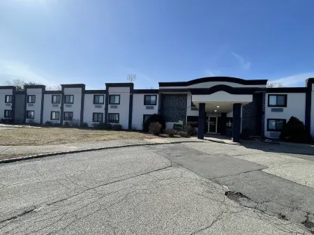 The Wayne Inn Отели рядом с достопримечательностью «Парк Алпс Роуд»