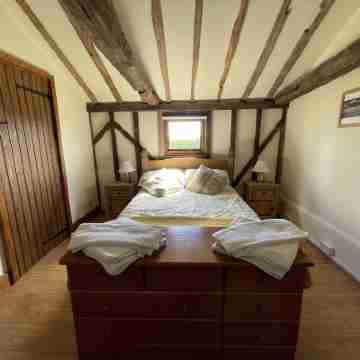 The Cow Shed - Sleeps 4 Parking & Pet Friendly Rooms