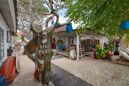 Villa Pasir Отели рядом с достопримечательностью «Blue Lagoon Cliff Jump»