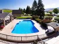 Uncorked Bed & Breakfast Hotels in Oliver