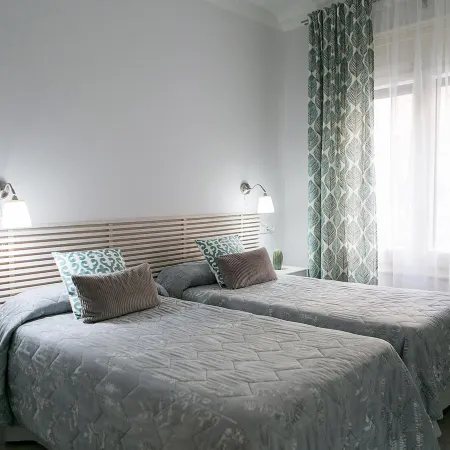 Blanc Guest House Отели рядом с достопримечательностью «Площадь Пласа-дель-Соль»