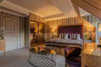 Gleddoch Golf & Spa Resort Hotels near Dalreoch United Free Church of Scotland