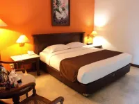 Narita Hotel Kota Tulungagung Hotel dekat Camp Waduk Wonorejo