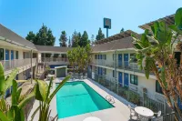Motel 6 Merced, CA - North - Kolam Renang