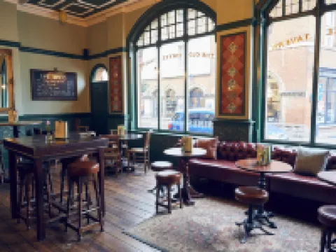 The Old Coffee Tavern Hotels in Warwick