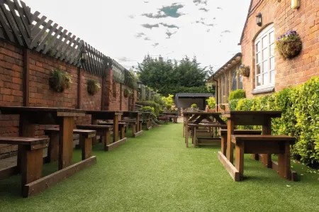 The Old Fourpenny Hotel Отели рядом с достопримечательностью «Warwick Racecourse»