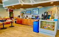 Days Inn by Wyndham Pensacola - Historic Downtown - Breakfast
