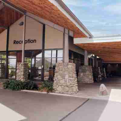 Silverstream Retreat Hotel Exterior